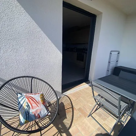 Renove: Centre Lavandou, A Proximite, Terrasse, Climatisation - Fr-1-816-11 Apartment