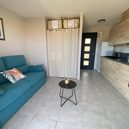 Renove: Centre Lavandou, A Proximite, Terrasse, Climatisation - Fr-1-816-11 Apartment *
